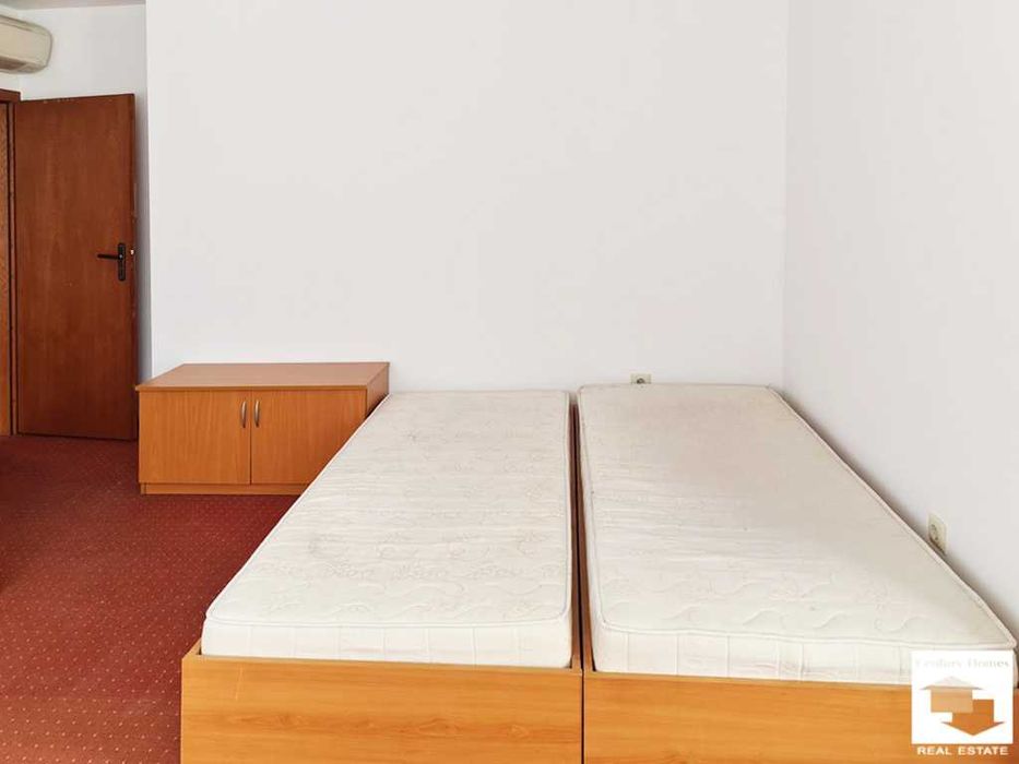 Продава се Четиристаен апартамент в Велико Търново, Център - 132 кв.м за 1402 €/кв.м - Снимка #4