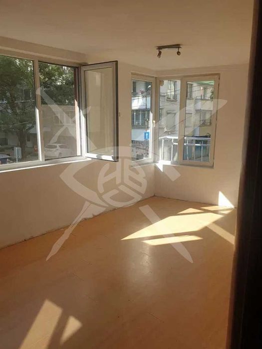 Продава се Тристаен апартамент в София, Белите брези - 81 кв.м за 3494 €/кв.м - Снимка #2