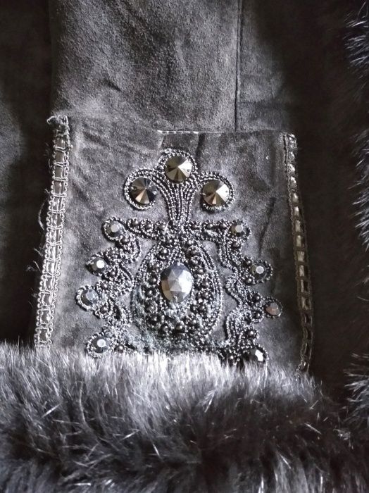 Дубленка с песцовым воротником