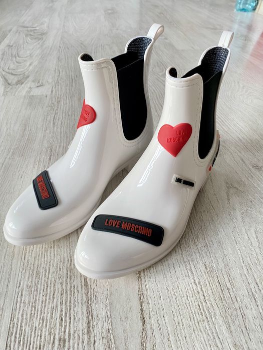 Ghete - Love Moschino - cadou perfect