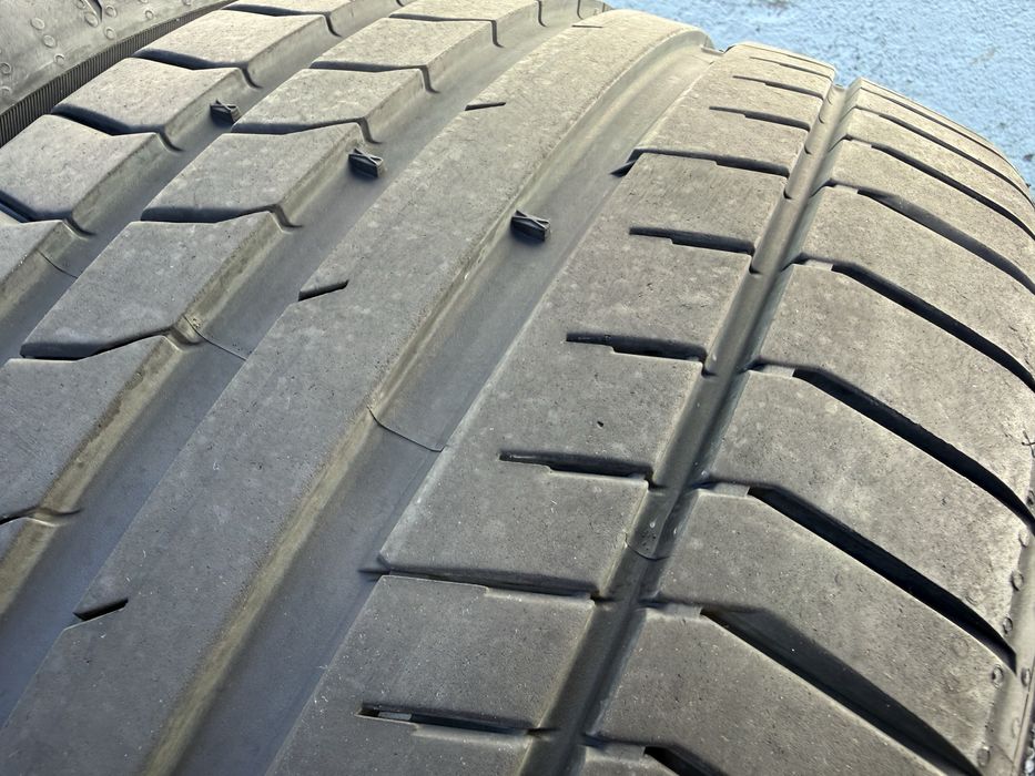 2бр 255/35/19 на 7+мм с 22дот Континентал