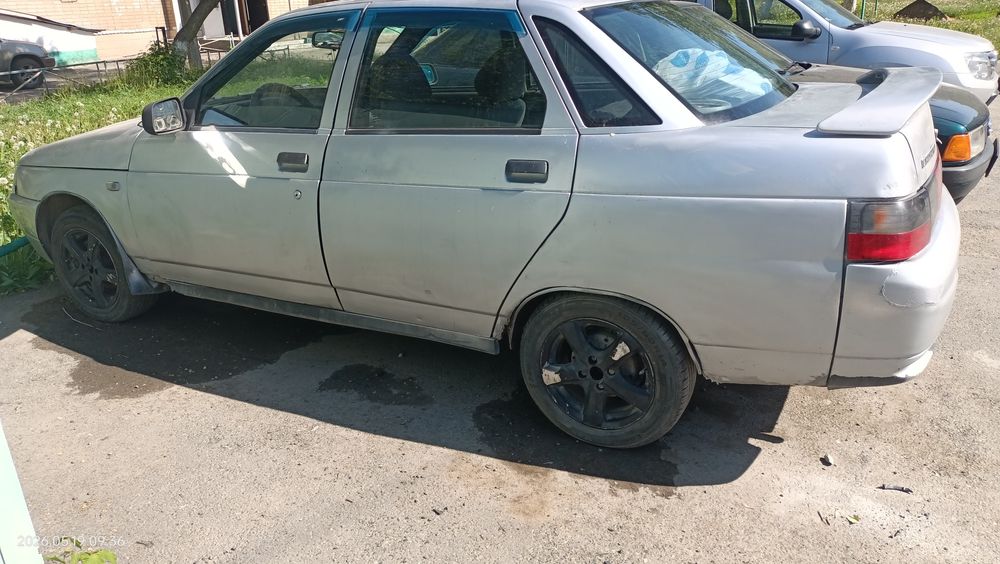 Ваз 2110., газ, бензин 8кл.