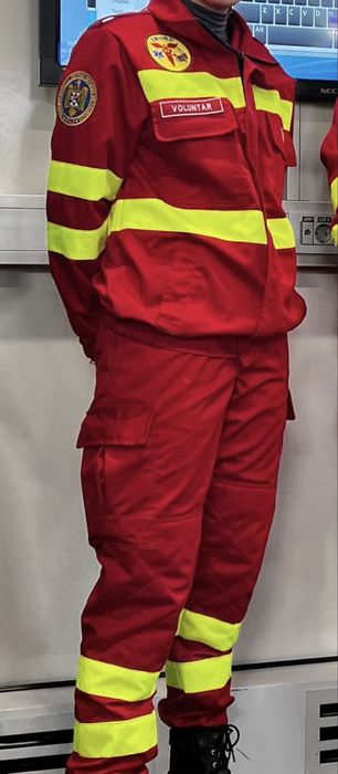 550lei Costum SMURD/  Set haine SMURD - mărimea S, stare foarte bună.