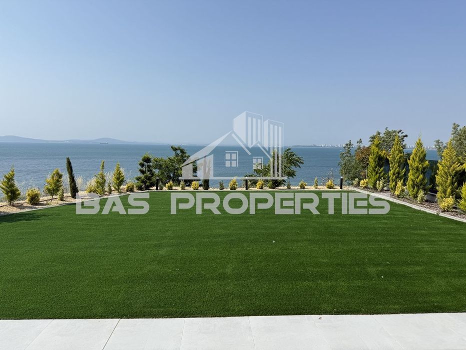 Къща в Бургас-Сарафово площ 317