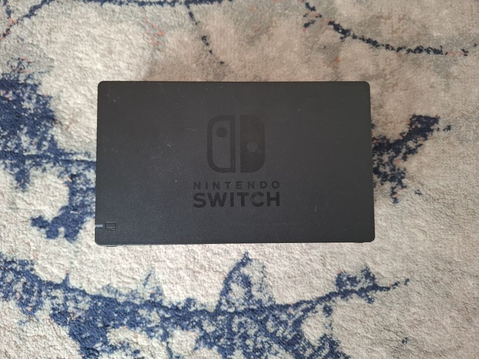 nintendo switch + the witcher 3 + set joy con uri