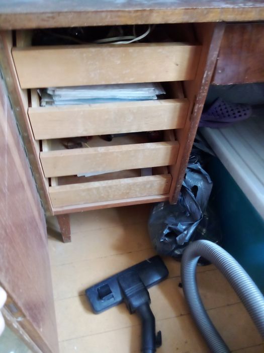 Стол деревянный орех