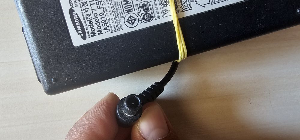 Sursa curent Samsung 19V 3,17A original  model  A5919_FSM