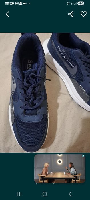 Продам новые кроссовки NIKE