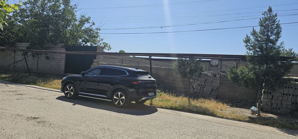 Бош участка сотилади катта йолга якин