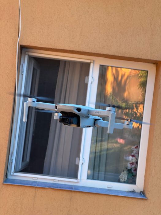 Drona Dji mini 2 4k