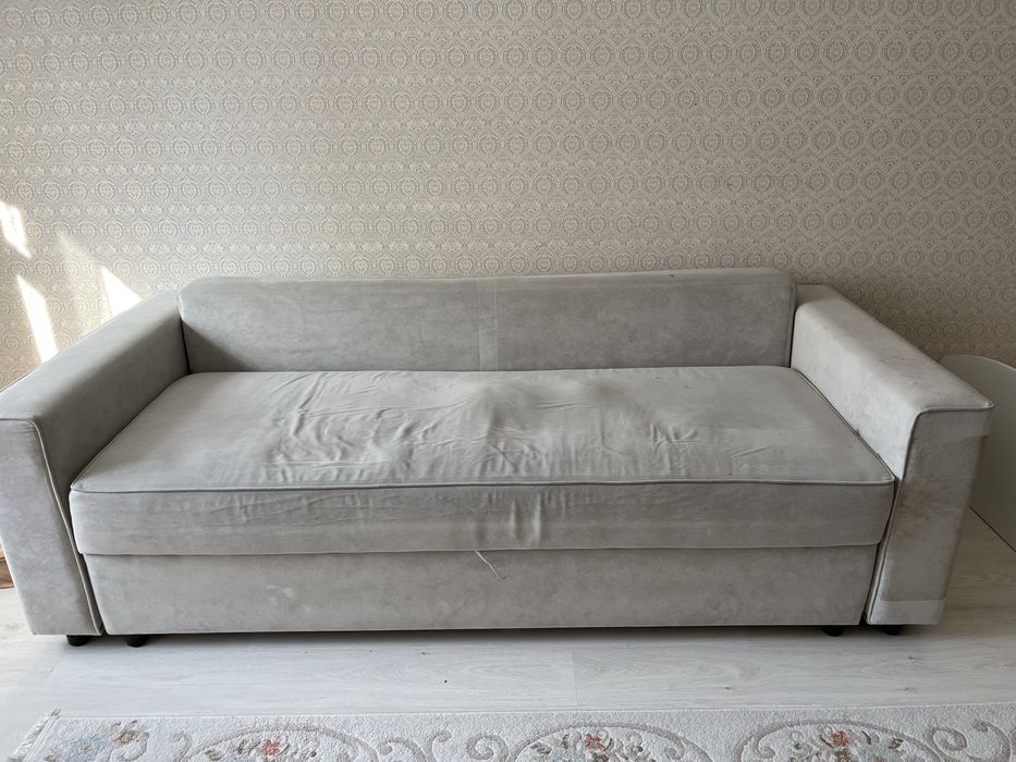 Продам диван для гостиной