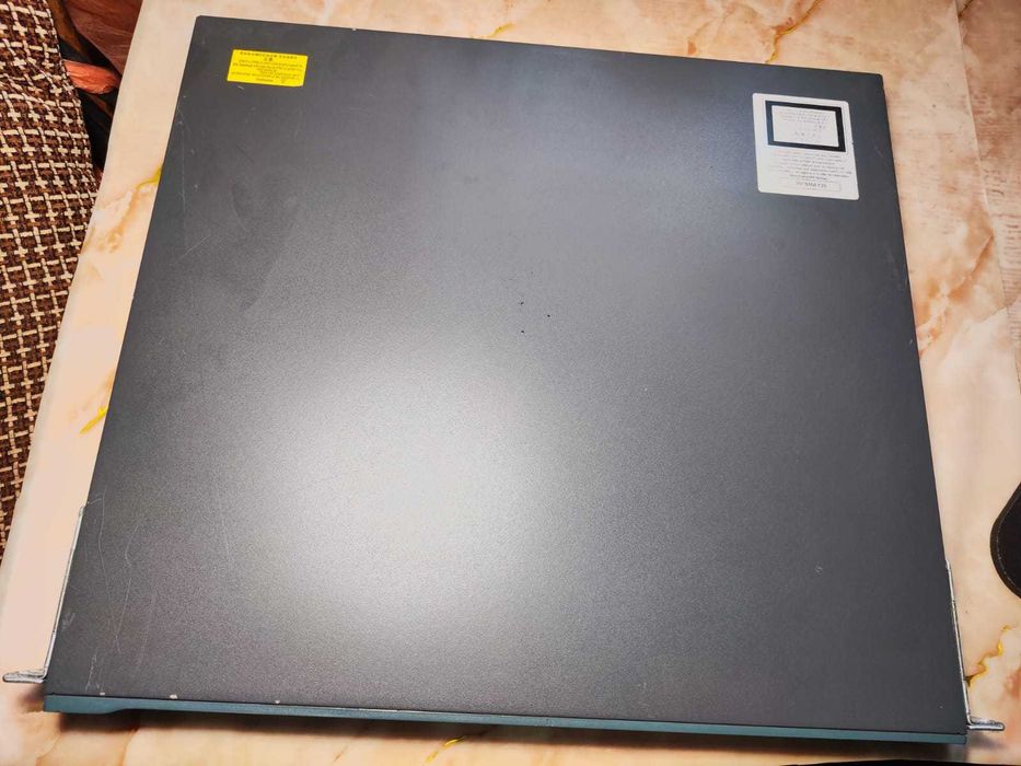 Cisco Catalyst 3560G — 48 портов Gigabit, PoE, Layer 3