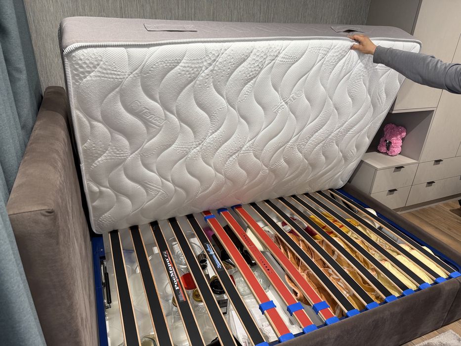 Спалня с матрак…Нова