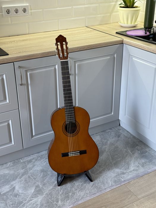 Yamaha c40 акустическая гитара