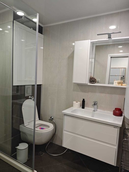 Двустаен апартамент под наем в комплекс "Фамилия", кв. Победа