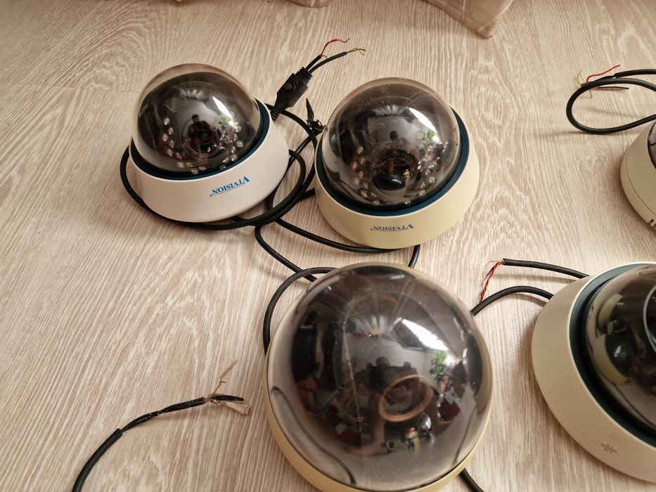 Продавам лот 10 камери за видео наблюдение вътрешни.