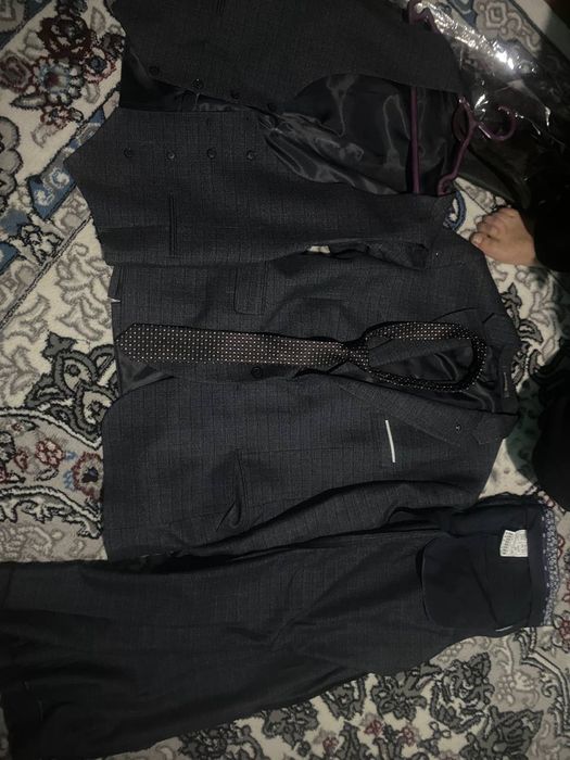 Kastyum shim sotiladi srochna