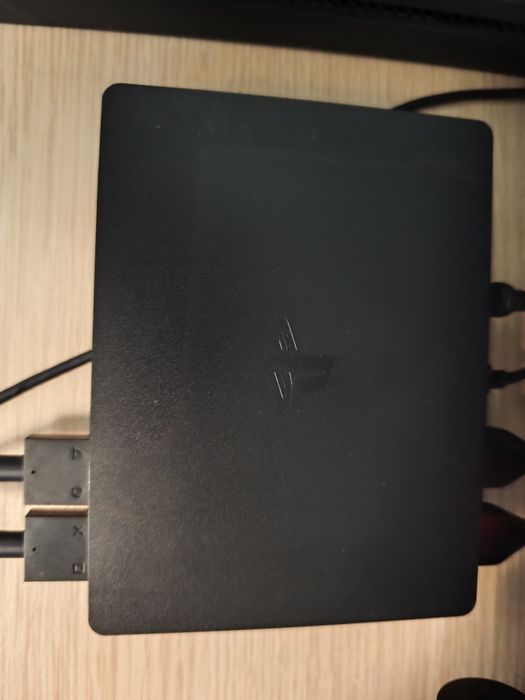 PlayStation 4 (1TB) комплект с VR оборудване