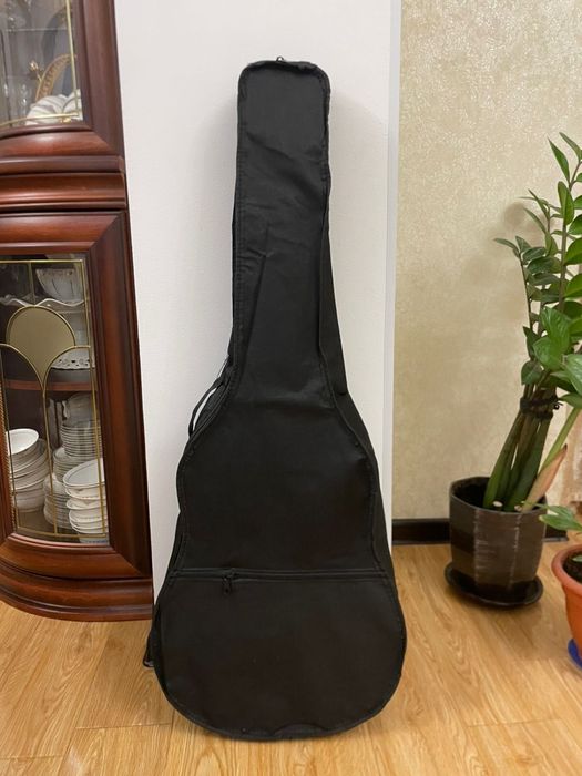 Акустическая гитара