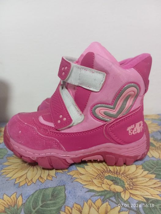 Продам детскую обувь