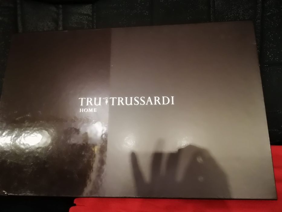 Lenjerie de pat Trussardi Swarowski de lux nou in cutie