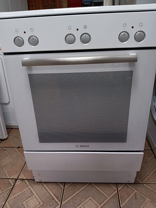 Като нова свободно стояща печка Бош Bosch с 2 години гаранция!