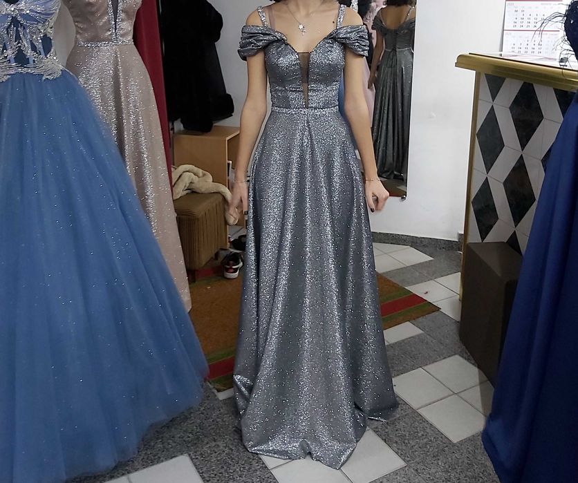 Абитуриентска рокля