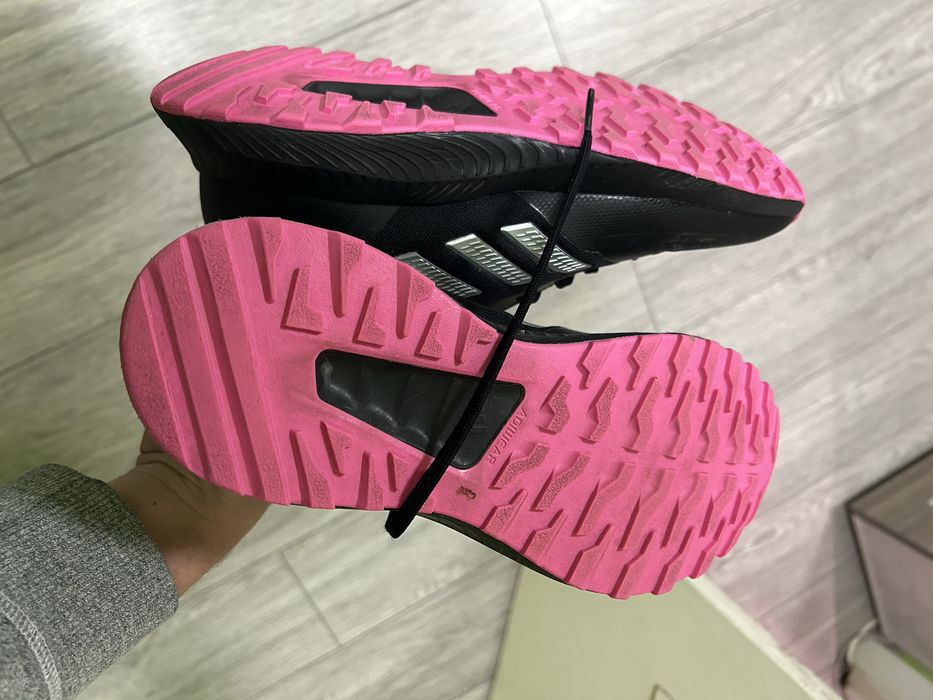 Разпродажба на дамски маратонки