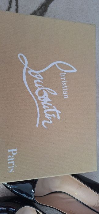 Лаковые туфли Christian Louboutin