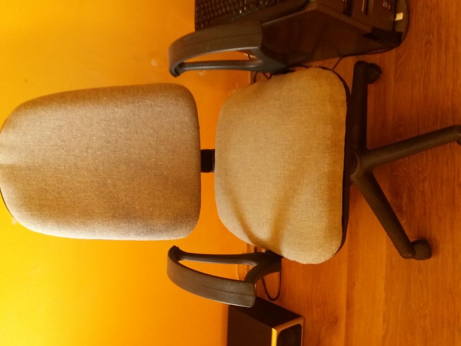 Компютър, клавиатура и мишка за 75 лв.+ подарък стол