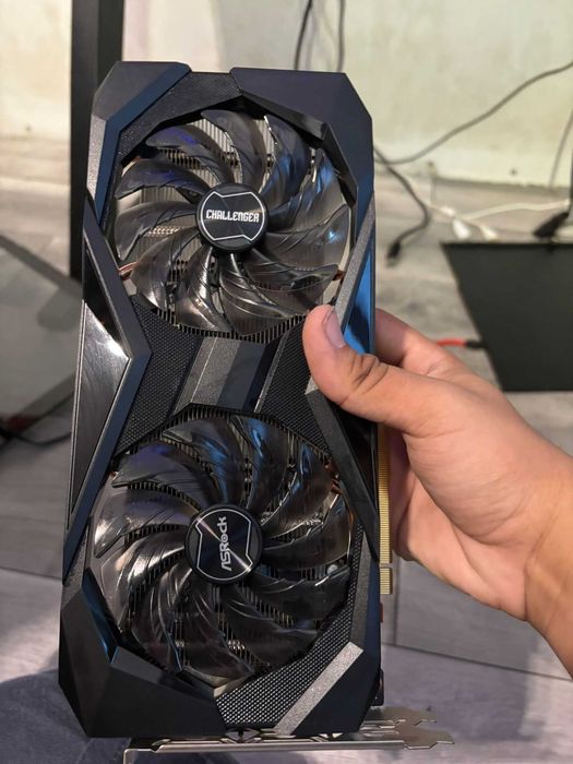 Vând / Schimb placă Video (AsRock) AMD Radeon RX 6600