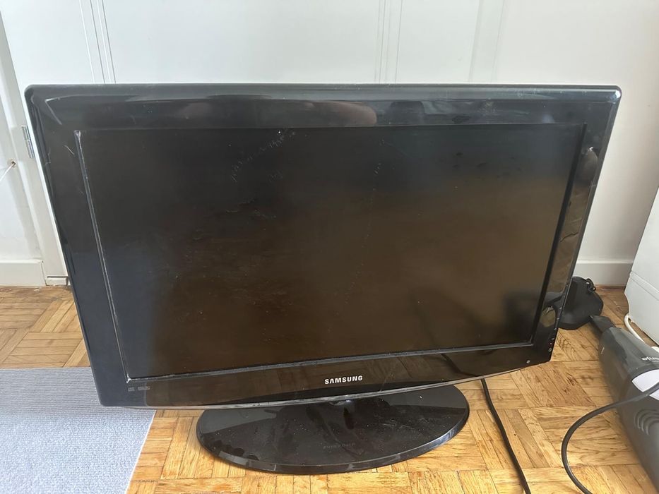 Televizor samsung 66 cm
