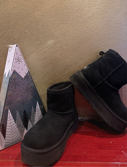 UGG mini  platform