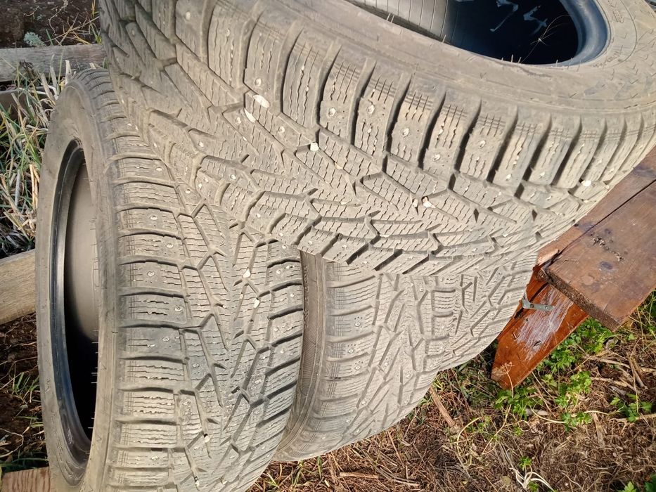 Продам зимнюю резину R17 225/55