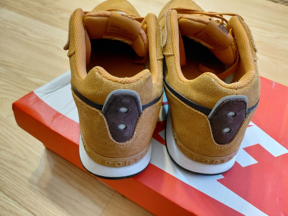 Nike runner 44.5