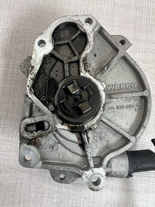 Common rail вакум помпа 03L 145 100 B