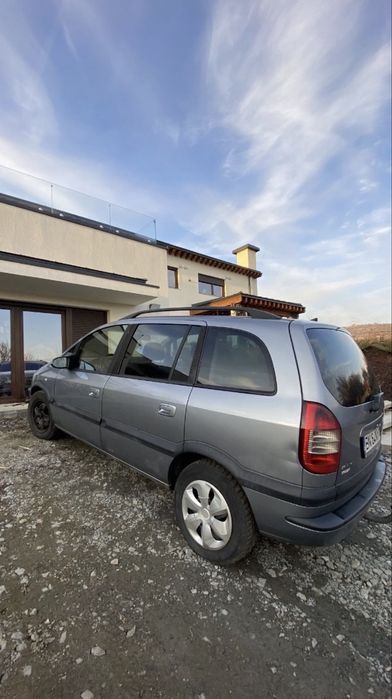7 locuri. Manuala. Diesel. Motor 2.2  ! Preț:1.000 euro