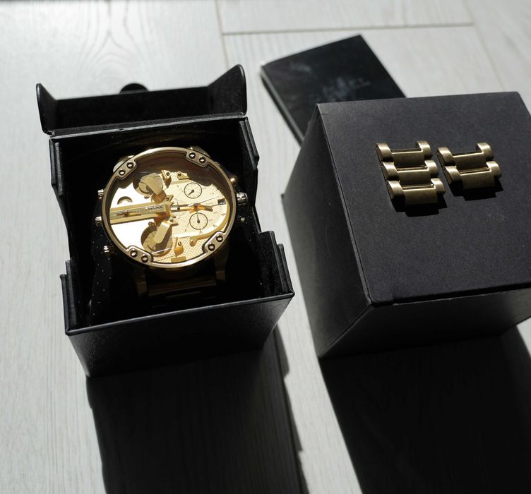 DIESEL мъжки часовник златен - УНИКАТ!