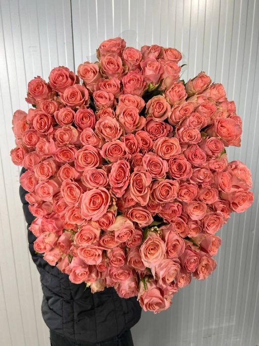 Цветы , ,букеты роз , пионы , тюльпаны