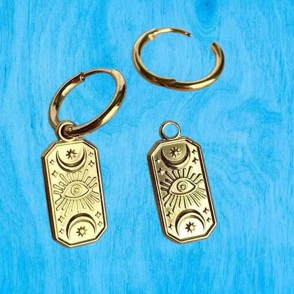 Cercei rotunzi Anthropologie Sun Moon cu pandantiv carti de tarot