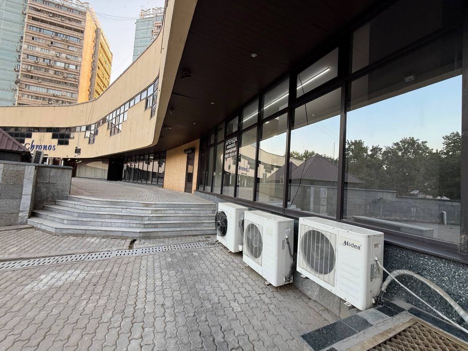 Хамид Олимджан Пойтахт Бизнес Комплекс бывш. Бутик Podium Italia 346м2