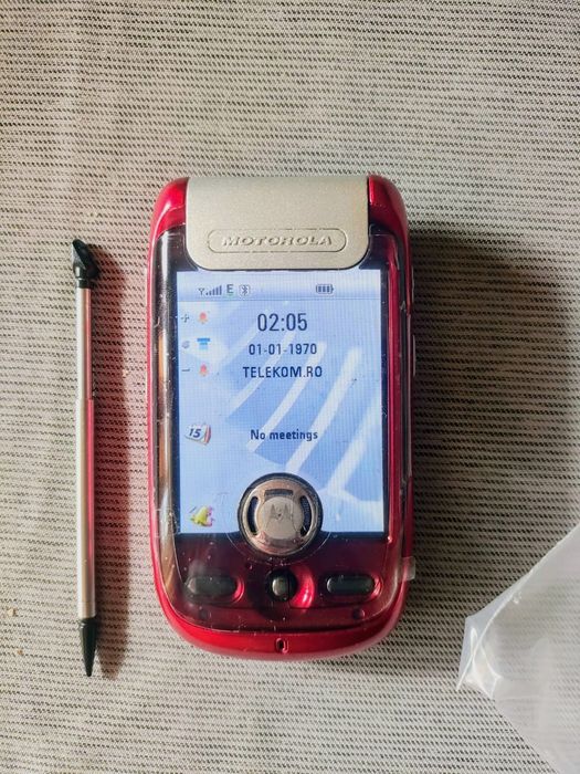 Motorola A1200 RED + încărcător original ( decodat,Nou)
