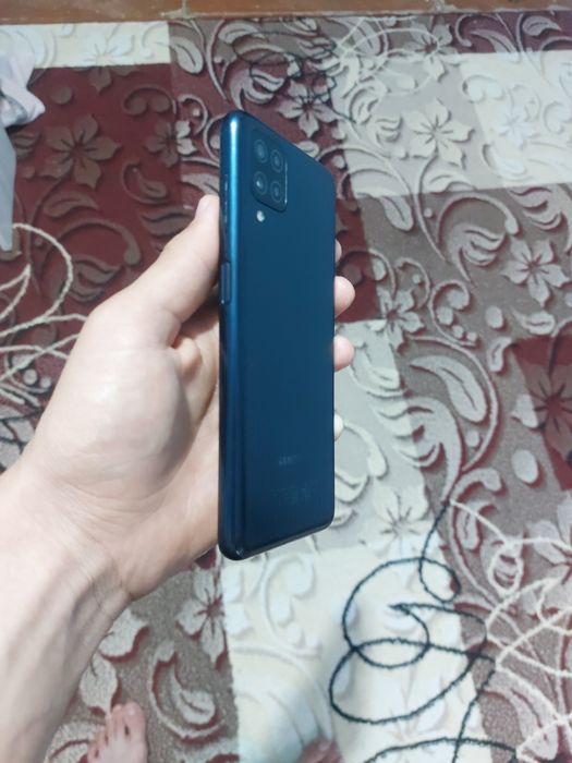 Samsung m12 arzonga