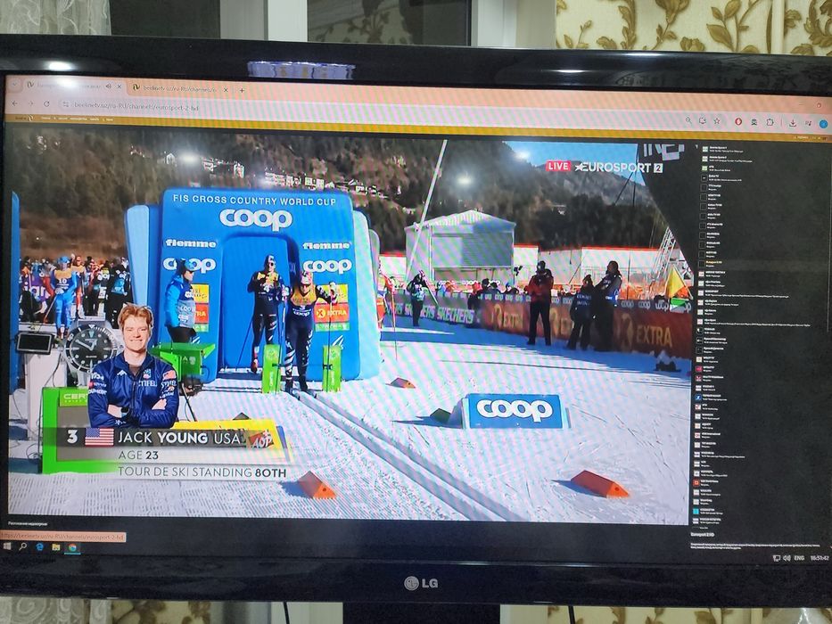 Телевизор LG 32 + стойка 100$