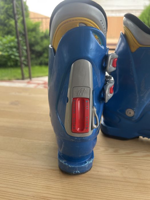 Горнолыжные детские ботинки
