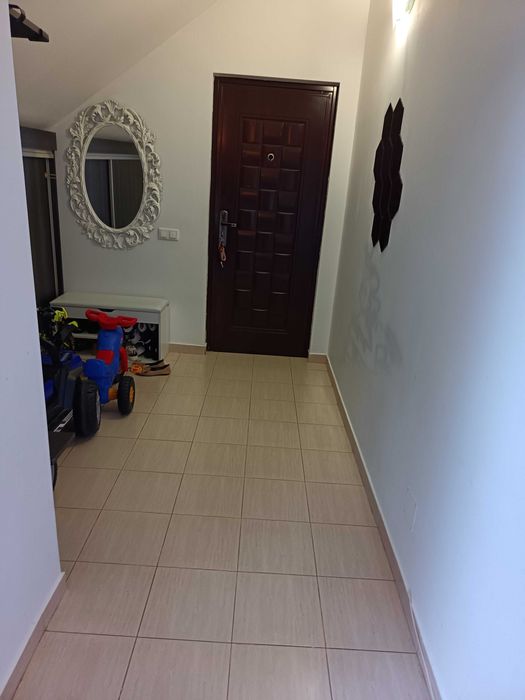 Vând apartament Sânpetru