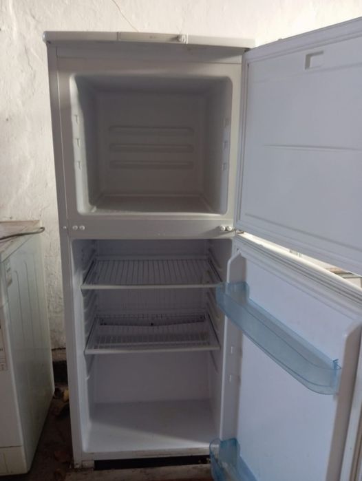 Холодильник бирюса