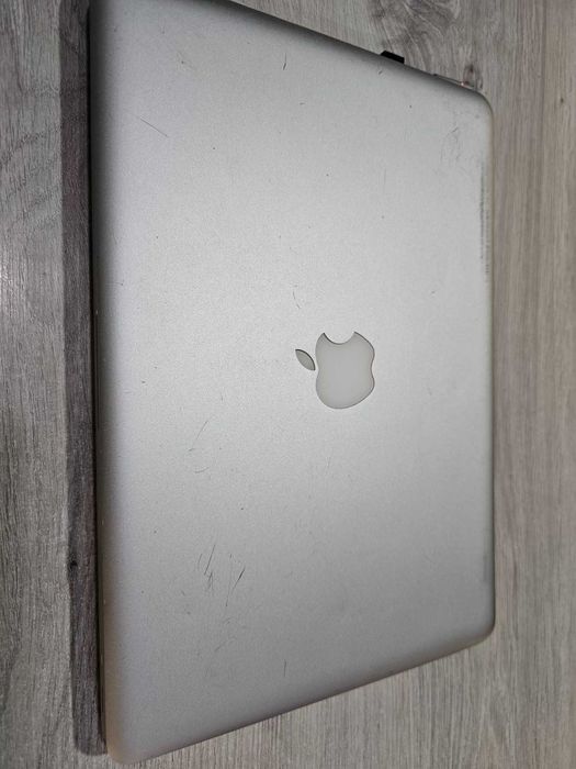 MacBook (13-inch, Aluminum, Late 2008)