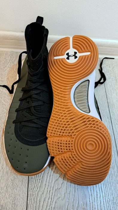 Adidasi Under Armour