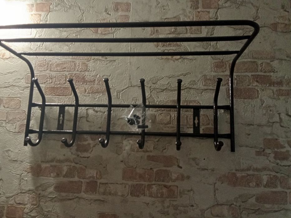 Продам вешалку для прихожей.